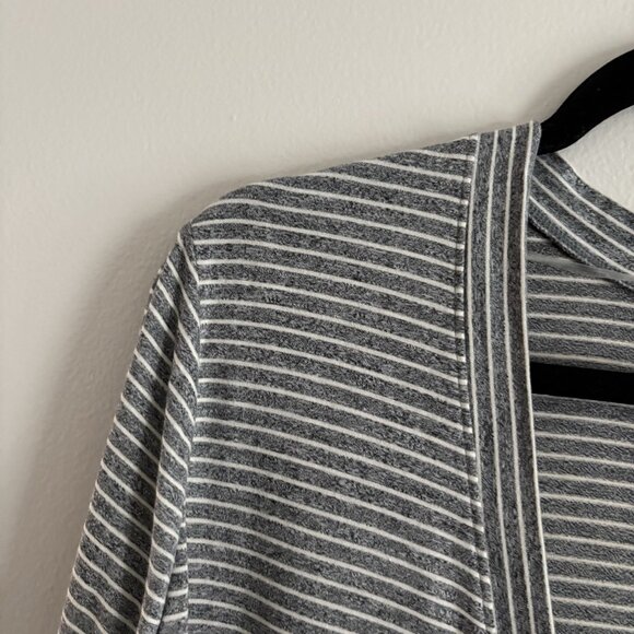 Lane Bryant Wmn Plus 18/20 Gray/White Striped Button Up Lightweight Cardigan NWT - Picture 6 of 11